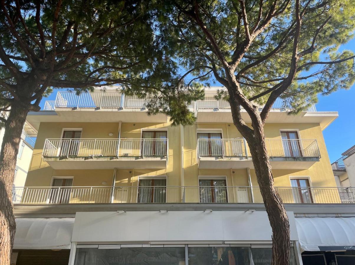 Palazzo Masotto - Carraro Immobiliare Jesolo - Family Apartments Exterior foto