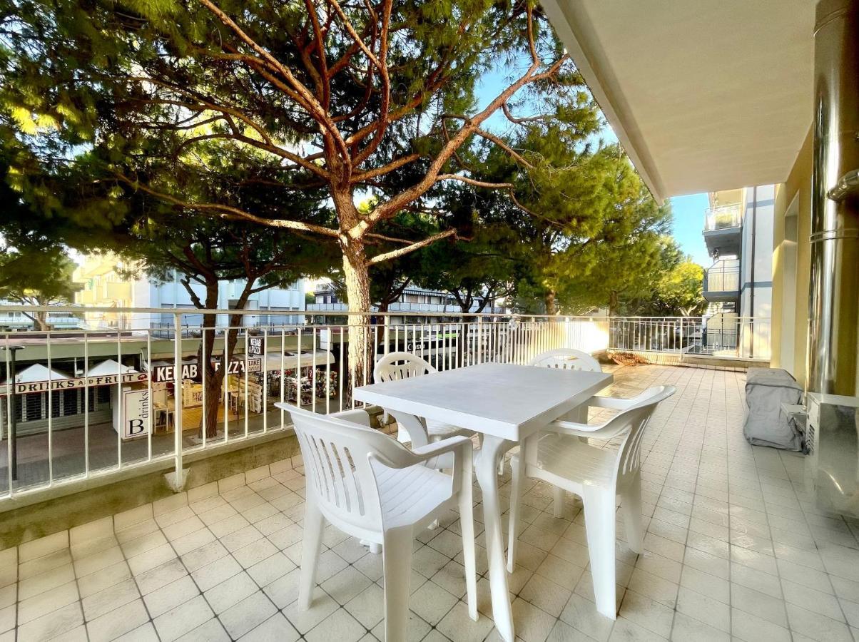 Palazzo Masotto - Carraro Immobiliare Jesolo - Family Apartments Exterior foto